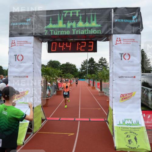 15.06.2025 - 7 Türme Triathlon Michael Strokosch http://msf.ph/oto/8003580 15.06.2025 14:41:23 Ziel 520, 625 meine-sportfotos.de