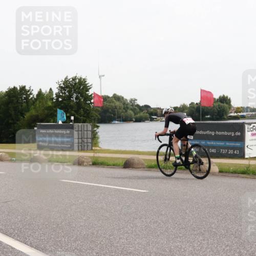 15.06.2025 - 27. Vierlanden-Triathlon H.Heesch http://msf.ph/oto/8003599 15.06.2025 10:30:12 Radfahren 539 meine-sportfotos.de