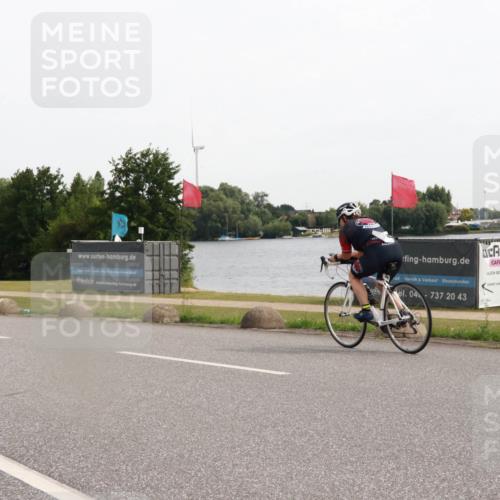 15.06.2025 - 27. Vierlanden-Triathlon H.Heesch http://msf.ph/oto/8003613 15.06.2025 10:30:17 Radfahren 185, 210, 539 meine-sportfotos.de