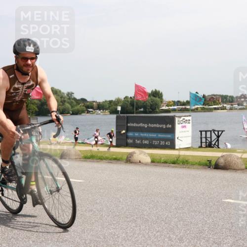 21.06.2025 - 27. Vierlanden-Triathlon H.Heesch http://msf.ph/oto/8003641 15.06.2025 11:50:11 Radfahren 714, 738, 819, 830, 953 meine-sportfotos.de