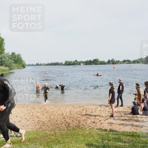 21.06.2025 - 27. Vierlanden-Triathlon MichiJ http://msf.ph/oto/8003644 15.06.2026 10:06:00 Schwimmen 362, 372, 410, 448, 458 meine-sportfotos.de