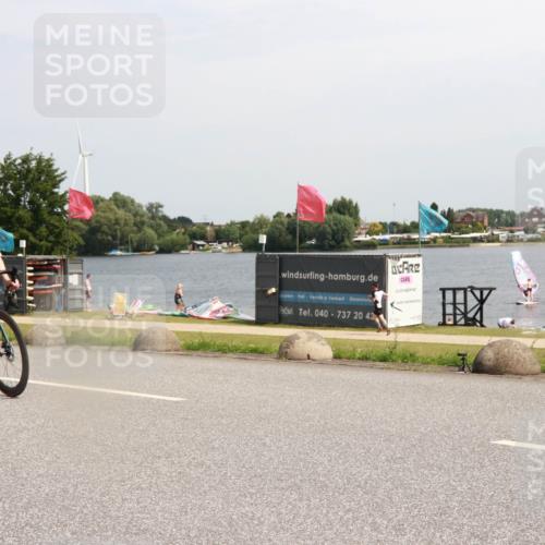 21.06.2025 - 27. Vierlanden-Triathlon H.Heesch http://msf.ph/oto/8003667 15.06.2025 11:50:19 Radfahren 670, 729, 731, 766, 783 meine-sportfotos.de