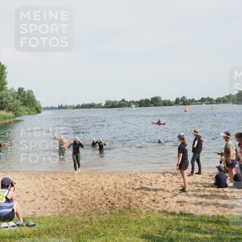 21.06.2025 - 27. Vierlanden-Triathlon MichiJ http://msf.ph/oto/8003673 15.06.2026 10:06:01 Schwimmen 362, 372, 410, 448, 458 meine-sportfotos.de