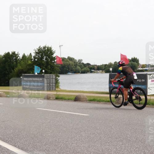 15.06.2025 - 27. Vierlanden-Triathlon H.Heesch http://msf.ph/oto/8003693 15.06.2025 10:30:26 Radfahren 38, 239, 248, 515, 602 meine-sportfotos.de