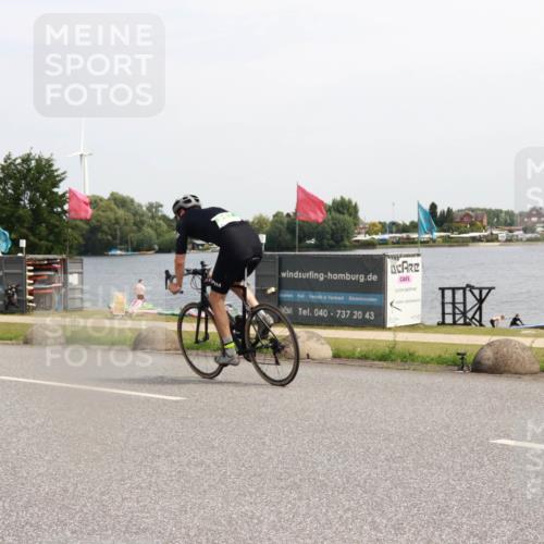 21.06.2025 - 27. Vierlanden-Triathlon H.Heesch http://msf.ph/oto/8003715 15.06.2025 11:51:05 Radfahren 782, 797, 946 meine-sportfotos.de