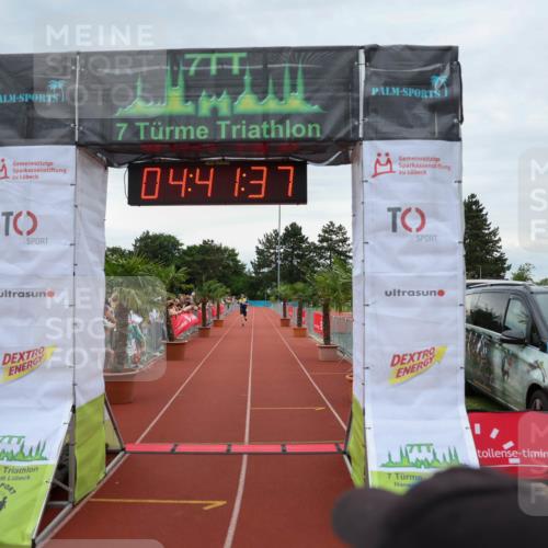 15.06.2025 - 7 Türme Triathlon Michael Strokosch http://msf.ph/oto/8003739 15.06.2025 14:41:37 Ziel 1118 meine-sportfotos.de