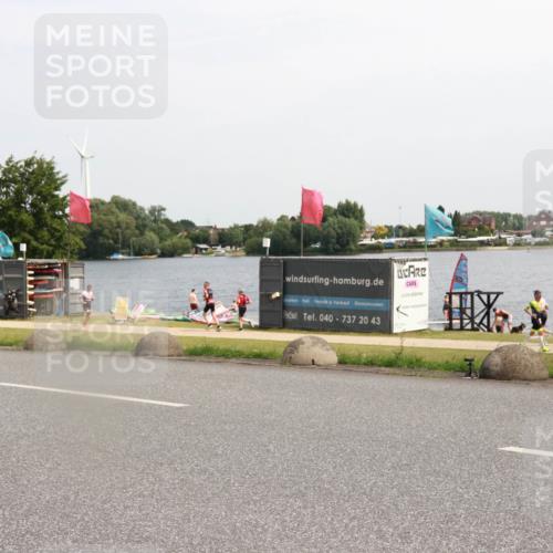 21.06.2025 - 27. Vierlanden-Triathlon H.Heesch http://msf.ph/oto/8003745 15.06.2025 11:51:23 Radfahren 16, 840 meine-sportfotos.de