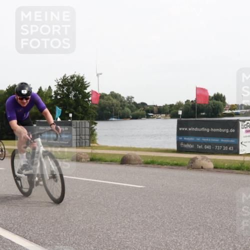 15.06.2025 - 27. Vierlanden-Triathlon H.Heesch http://msf.ph/oto/8003755 15.06.2025 10:30:39 Radfahren 5, 619 meine-sportfotos.de