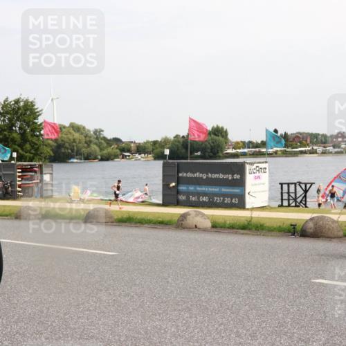 21.06.2025 - 27. Vierlanden-Triathlon H.Heesch http://msf.ph/oto/8003758 15.06.2025 11:51:36 Radfahren 794, 824, 958 meine-sportfotos.de