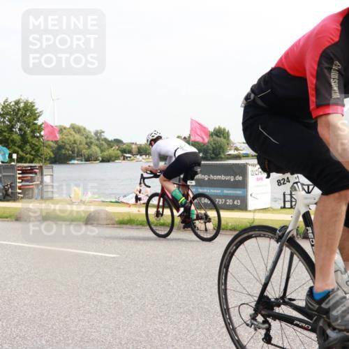 21.06.2025 - 27. Vierlanden-Triathlon H.Heesch http://msf.ph/oto/8003767 15.06.2025 11:51:36 Radfahren 794, 824, 958 meine-sportfotos.de