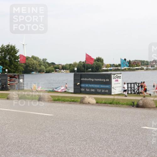21.06.2025 - 27. Vierlanden-Triathlon H.Heesch http://msf.ph/oto/8003790 15.06.2025 11:51:40 Radfahren 728, 824, 952, 958 meine-sportfotos.de
