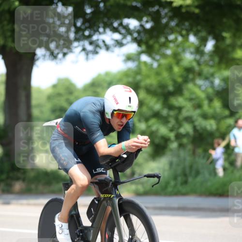 15.06.2025 - 7 Türme Triathlon Yannick Fuchs http://msf.ph/oto/8003809 15.06.2025 12:34:10 Radfahren 243 meine-sportfotos.de