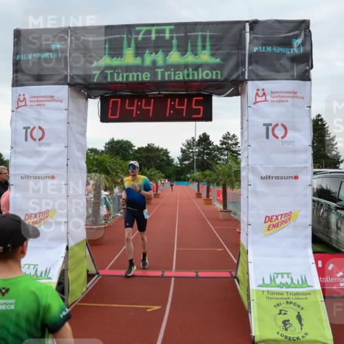 15.06.2025 - 7 Türme Triathlon Michael Strokosch http://msf.ph/oto/8003827 15.06.2025 14:41:44 Ziel 456 meine-sportfotos.de