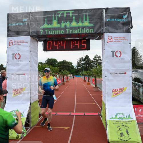 15.06.2025 - 7 Türme Triathlon Michael Strokosch http://msf.ph/oto/8003859 15.06.2025 14:41:45 Ziel 456 meine-sportfotos.de