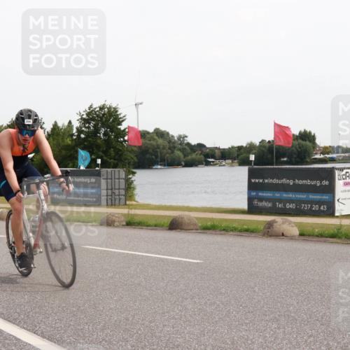 15.06.2025 - 27. Vierlanden-Triathlon H.Heesch http://msf.ph/oto/8003864 15.06.2025 10:31:07 Radfahren 11, 111, 135, 303, 356, 474 meine-sportfotos.de