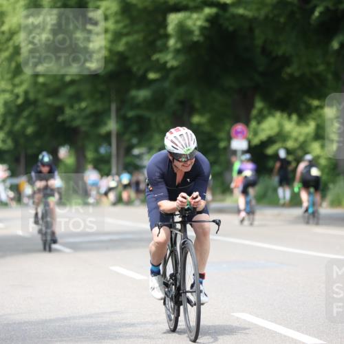 15.06.2025 - 7 Türme Triathlon Yannick Fuchs http://msf.ph/oto/8003880 15.06.2025 13:17:09 Radfahren 445, 563, 566, 893, 1039, 1062 meine-sportfotos.de