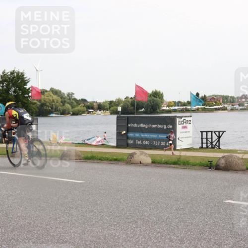 21.06.2025 - 27. Vierlanden-Triathlon H.Heesch http://msf.ph/oto/8003882 15.06.2025 11:52:14 Radfahren 658, 803, 871 meine-sportfotos.de
