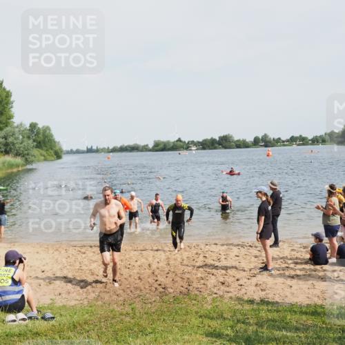 21.06.2025 - 27. Vierlanden-Triathlon MichiJ http://msf.ph/oto/8003886 15.06.2026 10:06:08 Schwimmen 362, 369, 370, 381, 418, 448, 455 meine-sportfotos.de
