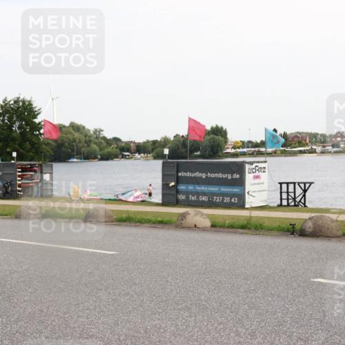 21.06.2025 - 27. Vierlanden-Triathlon H.Heesch http://msf.ph/oto/8003922 15.06.2025 11:52:36 Radfahren 856 meine-sportfotos.de