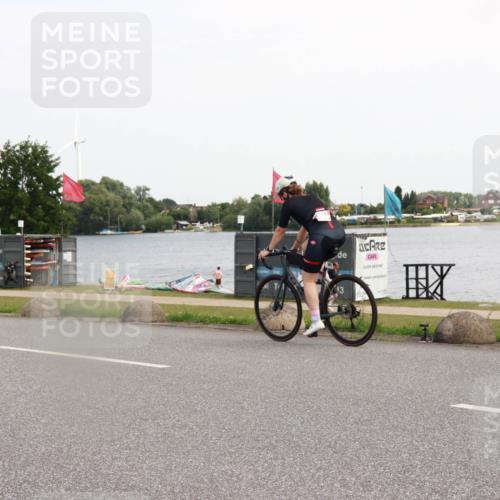 21.06.2025 - 27. Vierlanden-Triathlon H.Heesch http://msf.ph/oto/8003944 15.06.2025 11:52:41 Radfahren 663, 785, 789, 856, 963 meine-sportfotos.de