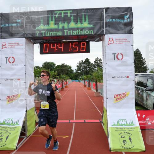 15.06.2025 - 7 Türme Triathlon Michael Strokosch http://msf.ph/oto/8003966 15.06.2025 14:41:58 Ziel 961 meine-sportfotos.de
