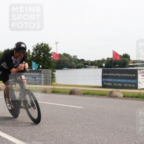 15.06.2025 - 27. Vierlanden-Triathlon H.Heesch http://msf.ph/oto/8003975 15.06.2025 10:31:21 Radfahren 178, 255, 267, 310, 335, 578 meine-sportfotos.de