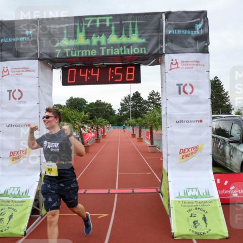 15.06.2025 - 7 Türme Triathlon Michael Strokosch http://msf.ph/oto/8003980 15.06.2025 14:41:58 Ziel 961 meine-sportfotos.de