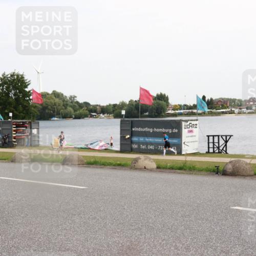 21.06.2025 - 27. Vierlanden-Triathlon H.Heesch http://msf.ph/oto/8003995 15.06.2025 11:52:54 Radfahren 703 meine-sportfotos.de