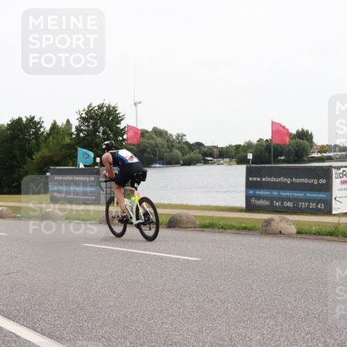 15.06.2025 - 27. Vierlanden-Triathlon H.Heesch http://msf.ph/oto/8004044 15.06.2025 10:31:56 Radfahren 88, 159, 280 meine-sportfotos.de
