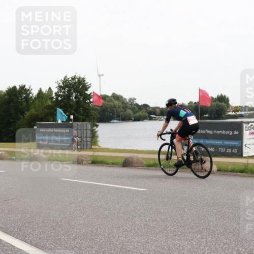 15.06.2025 - 27. Vierlanden-Triathlon H.Heesch http://msf.ph/oto/8004056 15.06.2025 10:32:01 Radfahren 159, 273, 603 meine-sportfotos.de