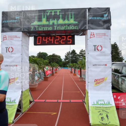 15.06.2025 - 7 Türme Triathlon Michael Strokosch http://msf.ph/oto/8004068 15.06.2025 14:42:25 Ziel 589 meine-sportfotos.de