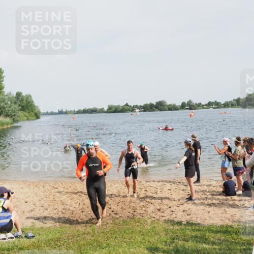 21.06.2025 - 27. Vierlanden-Triathlon MichiJ http://msf.ph/oto/8004072 15.06.2026 10:06:12 Schwimmen 362, 369, 370, 381, 418, 447, 448, 455 meine-sportfotos.de