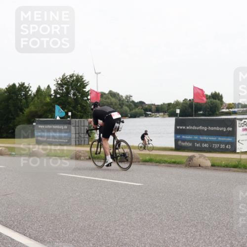 15.06.2025 - 27. Vierlanden-Triathlon H.Heesch http://msf.ph/oto/8004073 15.06.2025 10:32:03 Radfahren 159, 223, 273, 603 meine-sportfotos.de