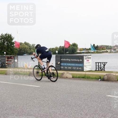 21.06.2025 - 27. Vierlanden-Triathlon H.Heesch http://msf.ph/oto/8004077 15.06.2025 11:53:28 Radfahren 763 meine-sportfotos.de
