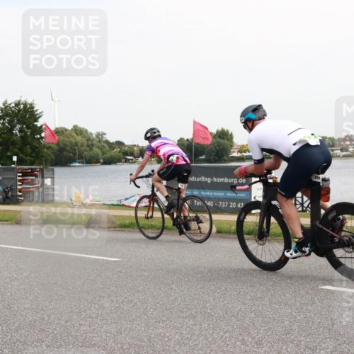 21.06.2025 - 27. Vierlanden-Triathlon H.Heesch http://msf.ph/oto/8004083 15.06.2025 11:53:30 Radfahren 763 meine-sportfotos.de