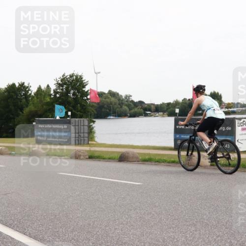 15.06.2025 - 27. Vierlanden-Triathlon H.Heesch http://msf.ph/oto/8004103 15.06.2025 10:32:14 Radfahren 500 meine-sportfotos.de