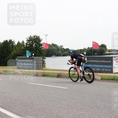 15.06.2025 - 27. Vierlanden-Triathlon H.Heesch http://msf.ph/oto/8004110 15.06.2025 10:32:25 Radfahren 214 meine-sportfotos.de