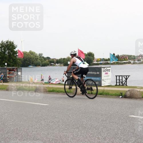 21.06.2025 - 27. Vierlanden-Triathlon H.Heesch http://msf.ph/oto/8004113 15.06.2025 11:53:36 Radfahren 734, 763, 829, 847 meine-sportfotos.de