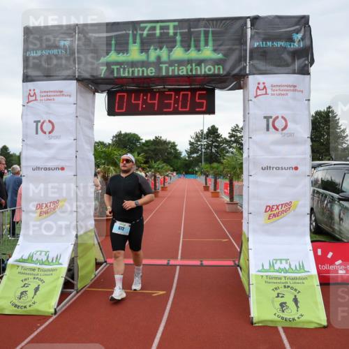 15.06.2025 - 7 Türme Triathlon Michael Strokosch http://msf.ph/oto/8004144 15.06.2025 14:43:05 Ziel 672 meine-sportfotos.de