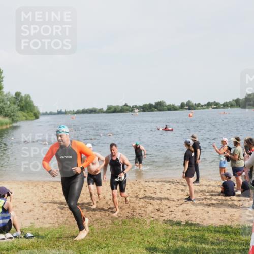 21.06.2025 - 27. Vierlanden-Triathlon MichiJ http://msf.ph/oto/8004146 15.06.2026 10:06:13 Schwimmen 362, 369, 370, 381, 418, 447, 448, 455 meine-sportfotos.de