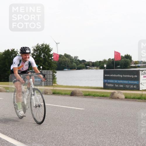 15.06.2025 - 27. Vierlanden-Triathlon H.Heesch http://msf.ph/oto/8004160 15.06.2025 10:32:41 Radfahren 204, 209, 219, 261, 327, 498 meine-sportfotos.de