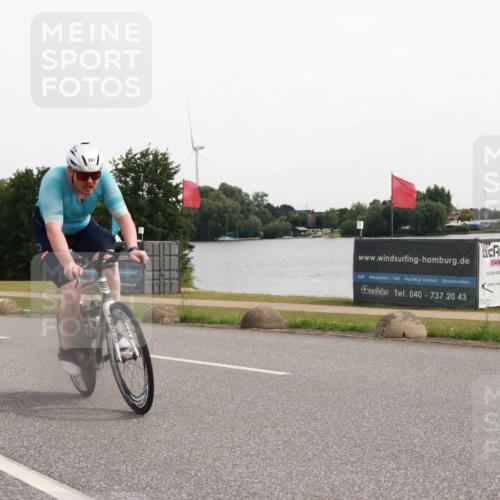 15.06.2025 - 27. Vierlanden-Triathlon H.Heesch http://msf.ph/oto/8004171 15.06.2025 10:32:42 Radfahren 204, 209, 219, 261, 327, 498 meine-sportfotos.de