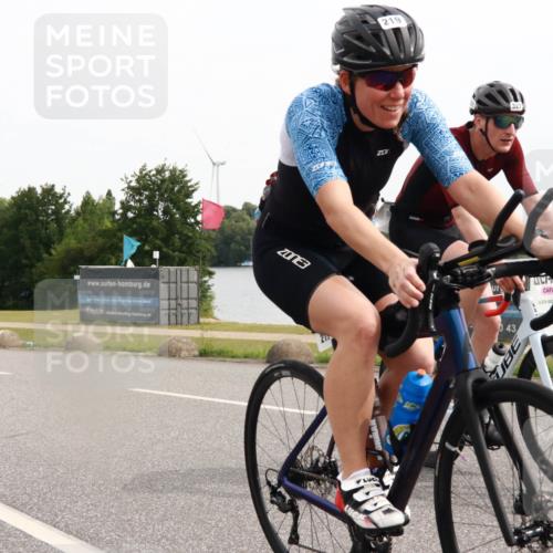 15.06.2025 - 27. Vierlanden-Triathlon H.Heesch http://msf.ph/oto/8004208 15.06.2025 10:32:43 Radfahren 204, 209, 219, 261, 327, 498 meine-sportfotos.de