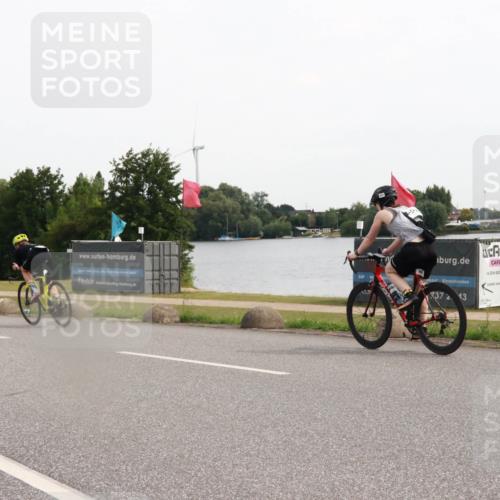 15.06.2025 - 27. Vierlanden-Triathlon H.Heesch http://msf.ph/oto/8004261 15.06.2025 10:32:58 Radfahren 145, 222, 307, 342 meine-sportfotos.de