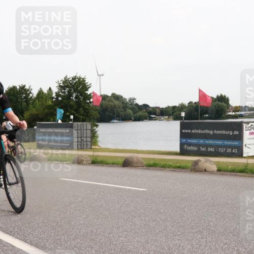 15.06.2025 - 27. Vierlanden-Triathlon H.Heesch http://msf.ph/oto/8004264 15.06.2025 10:32:59 Radfahren 145, 222, 307, 503 meine-sportfotos.de