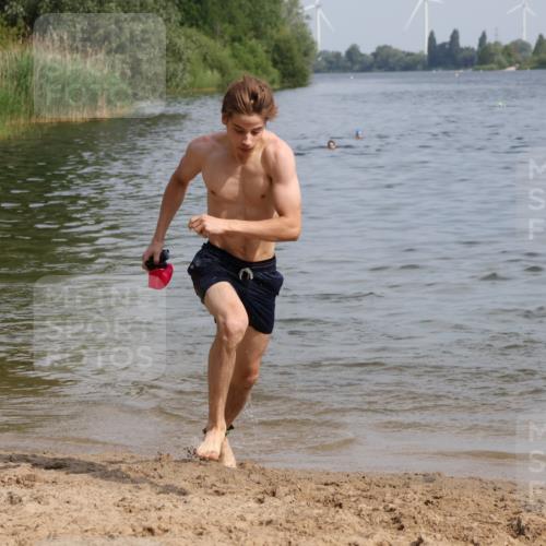 15.06.2025 - 27. Vierlanden-Triathlon Lena Gebhardt http://msf.ph/oto/8004281 15.06.2025 09:58:42 Schwimmen 269 meine-sportfotos.de