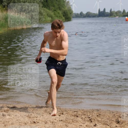 15.06.2025 - 27. Vierlanden-Triathlon Lena Gebhardt http://msf.ph/oto/8004286 15.06.2025 09:58:42 Schwimmen 269 meine-sportfotos.de
