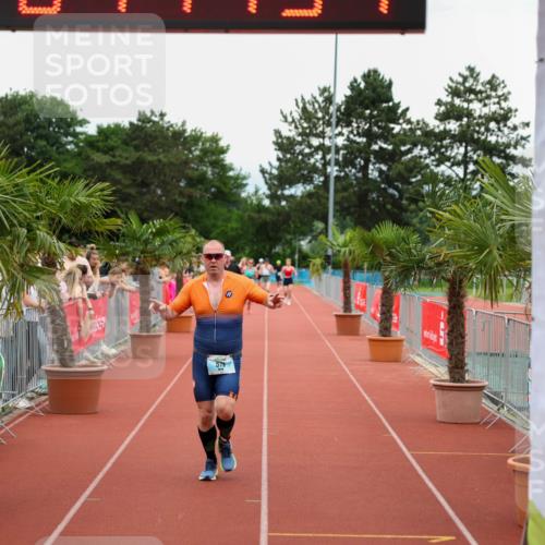 15.06.2025 - 7 Türme Triathlon Michael Strokosch http://msf.ph/oto/8004300 15.06.2025 14:44:34 Ziel 579 meine-sportfotos.de