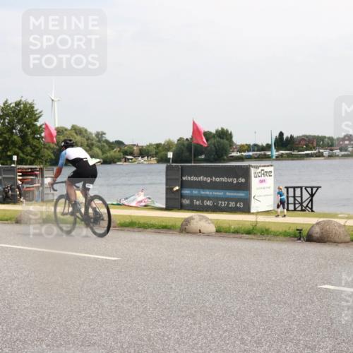 21.06.2025 - 27. Vierlanden-Triathlon H.Heesch http://msf.ph/oto/8004301 15.06.2025 11:54:22 Radfahren 753, 874 meine-sportfotos.de
