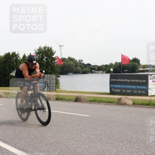 15.06.2025 - 27. Vierlanden-Triathlon H.Heesch http://msf.ph/oto/8004310 15.06.2025 10:33:26 Radfahren 59, 67, 100, 176, 326, 438 meine-sportfotos.de